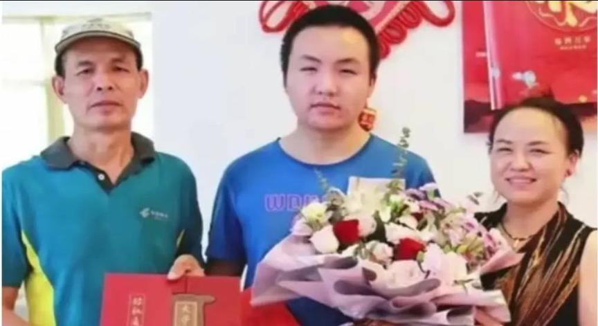 从业邮递工作近20年，实现为儿子送录取通知书