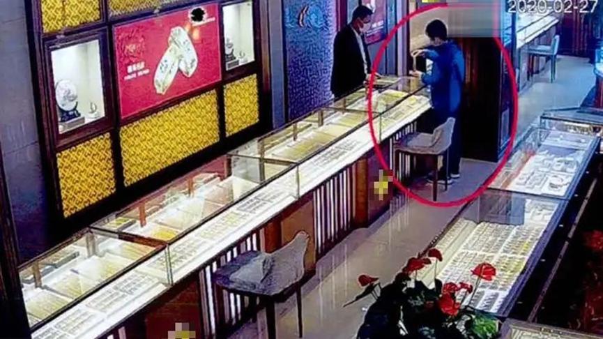 退休大妈因为长期与社会脱离，导致自己误入歧途