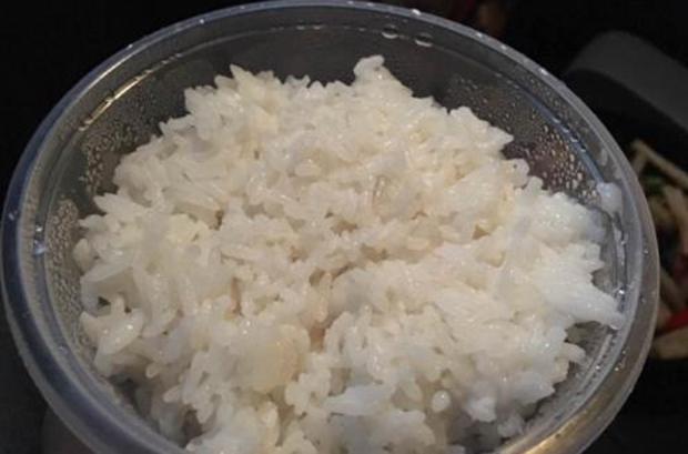 大学食堂推出1毛钱米饭，光盘