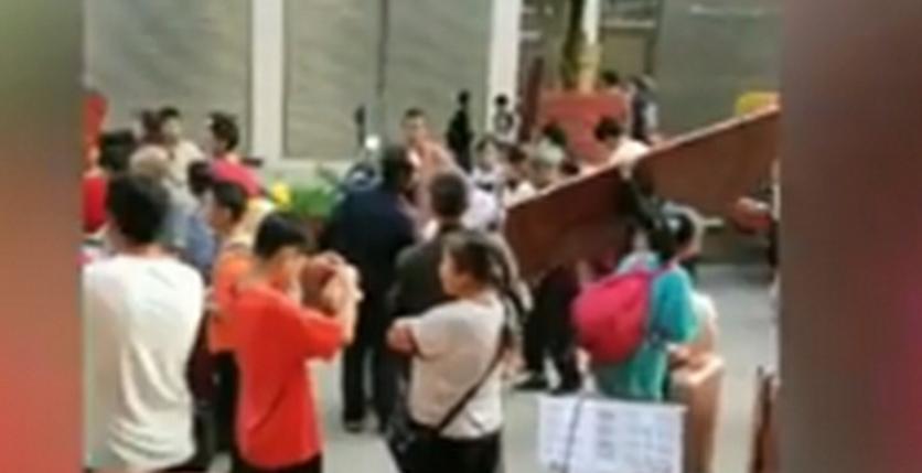 学校床板破损不置换，要求学生自带