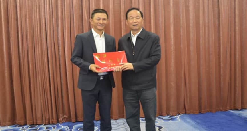 隆古装饰弘扬见义勇为精神，力推见义勇为事业发展