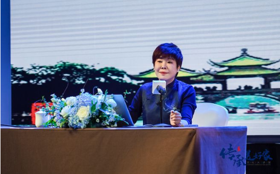 簡一攜手于丹教授探索家庭教育本質 簡一攜手于丹教授探索家庭教育本質