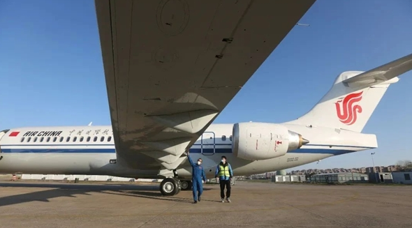 商飞向国航交付第4架ARJ21飞机