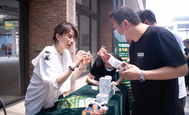 今朝装饰开启瓜子员工家居装修专属客户服务