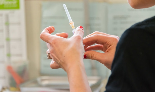辉瑞和Moderna公司宣布新冠疫苗涨价