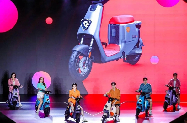 雅迪全新城市高端品牌VFLY正式亮相