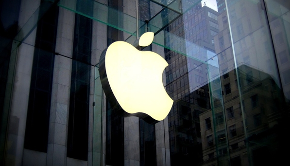 iPhone 13首批备货售罄，市值蒸发451亿美元