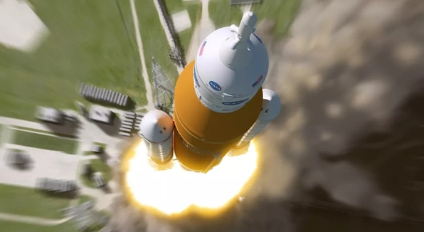 NASA宣布SLS火箭发射系统完成组装，登月在即