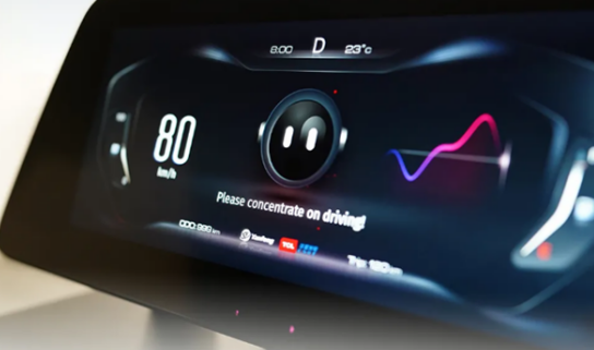 延鋒攜手華星光電推出業內首款車規級智慧屏