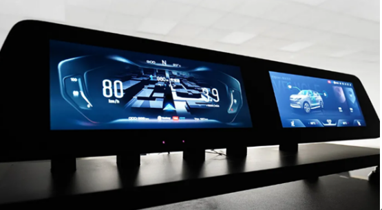 延锋携手华星光电推出业内首款车规级智慧屏