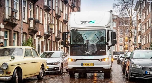 比亚迪携手Bluekens EV向荷兰TDS交付10台纯电动卡车