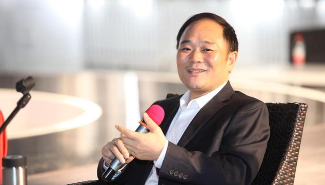 李书福退出吉利董事长职位，总经理周建群接任