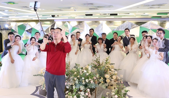 360成功举办“为爱为你”第九届集体婚礼