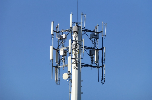 美国FAA暂停要求通信公司推迟5G网络使用C频段服务