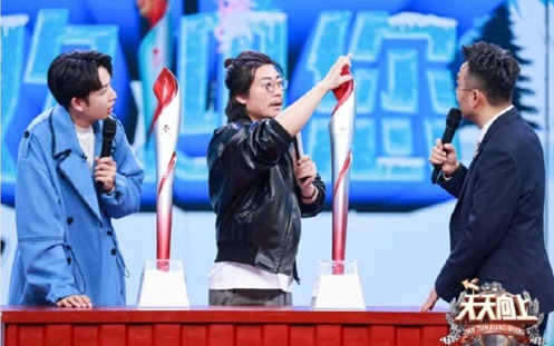 锤子科技前高管李剑叶参加《天天向上》节目