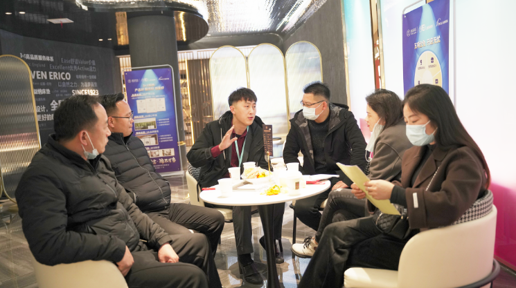 皇庭丽兹家居全国招商财富峰会广汉顺利举办