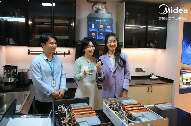 美的一级静音燃气热水器M5惊艳亮相新品发布会