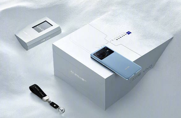 vivo官宣携手中国航天合作推出X Note限量联名礼盒