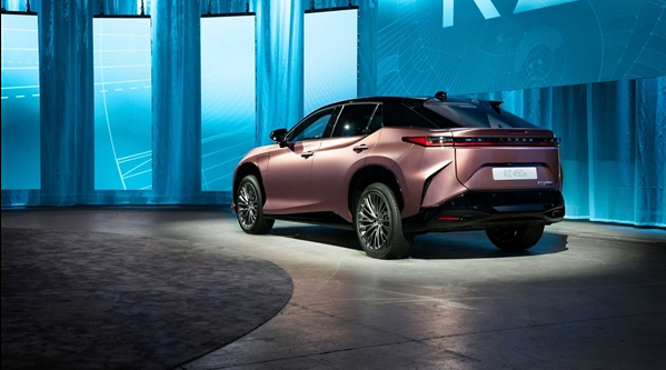 雷克萨斯RZ正式首发，定位纯电动紧凑型SUV