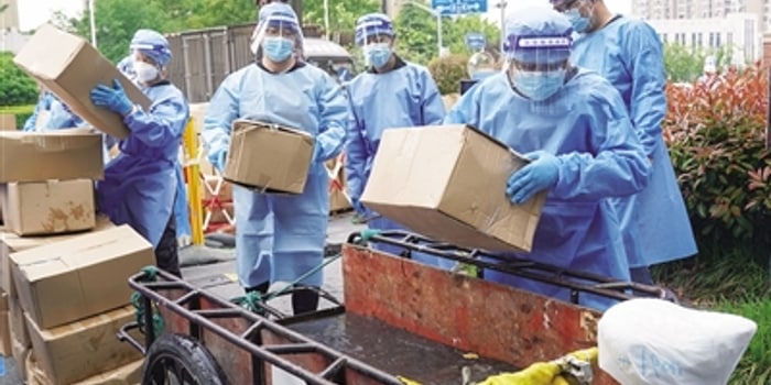 上海长宁：努力让快递小哥“安全上岗” 让市民“安心收货”